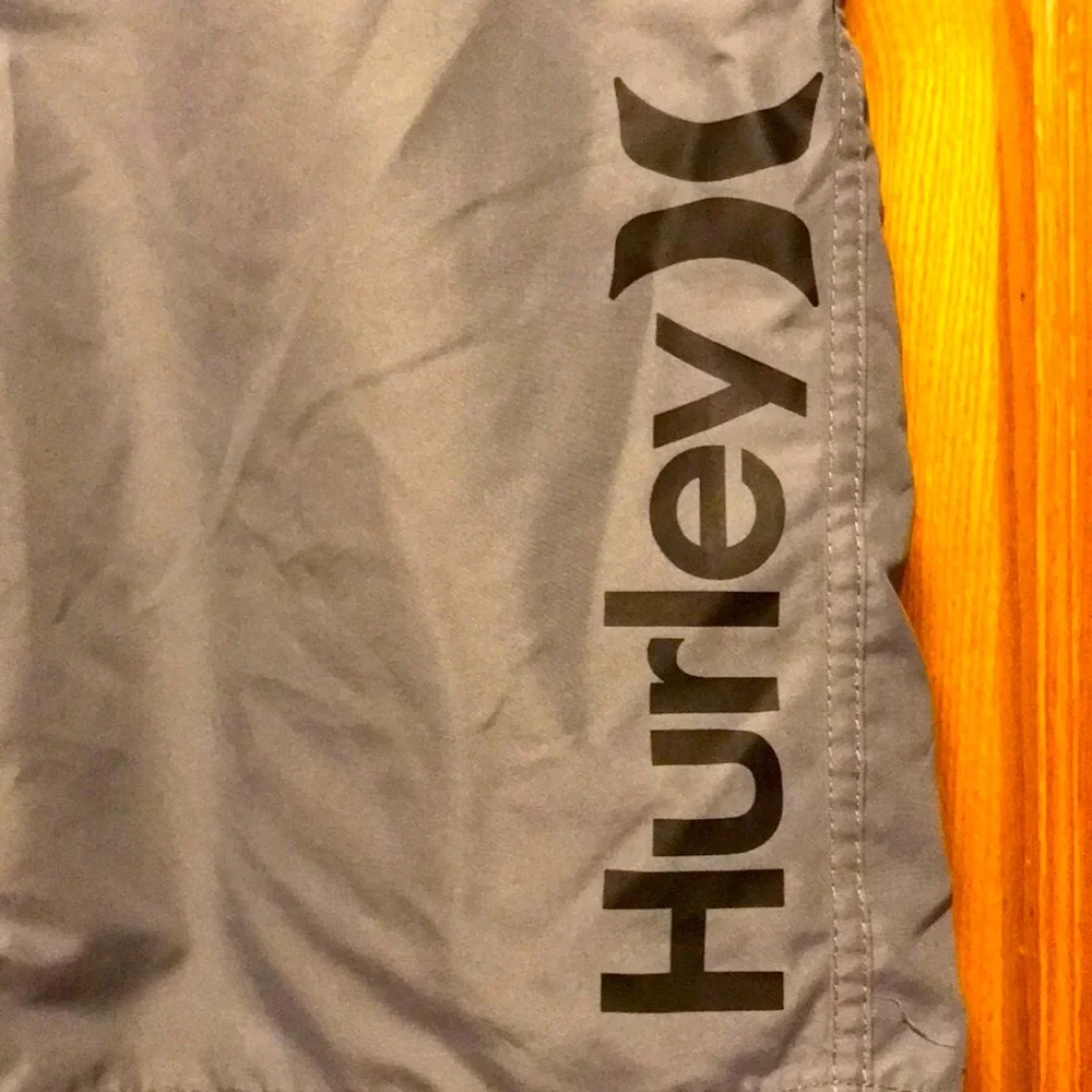 Hurley 30 waist gray 8.5” inseam unlined surf board shorts pocket EUC